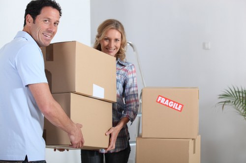 Different box sizes suitable for fragile and heavy household items